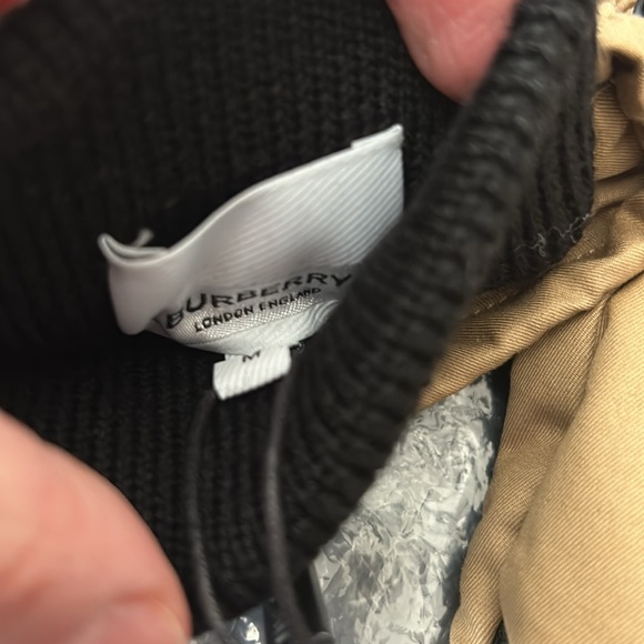 New authentic Burberry gloves - Picture 6 of 9